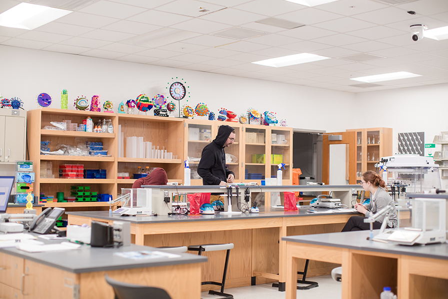 Biotechnology lab at Virginia Western 