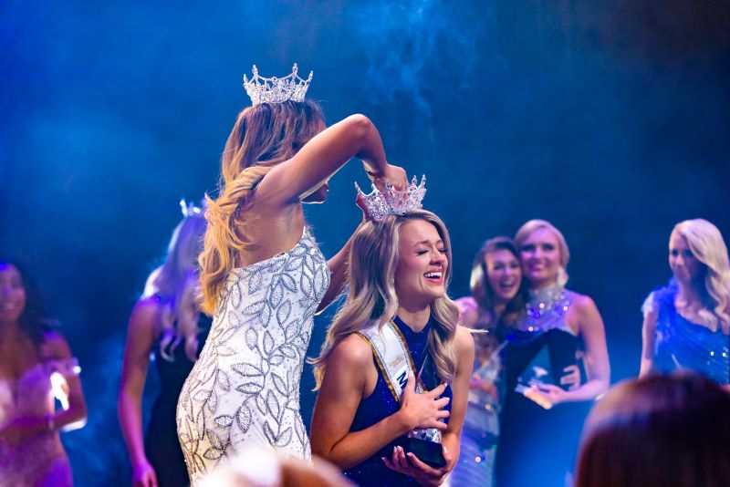 Kate Clatterbuck ’22 crowned Miss Virginia Volunteernews image